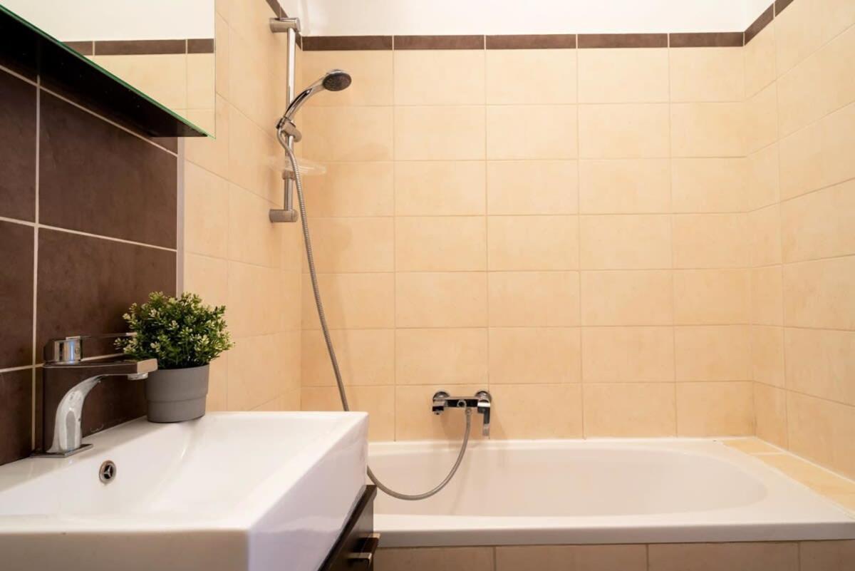 Lovely Downtown Apartment Close To The Basilica 부다페스트 외부 사진